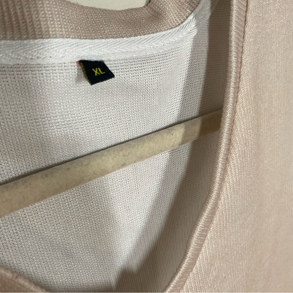 Classic V-Neck Knit Sweater Vest – Size XL - Picture 3 of 8